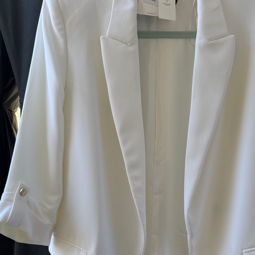 Zara Classic White Blazer - Picture 3 of 3